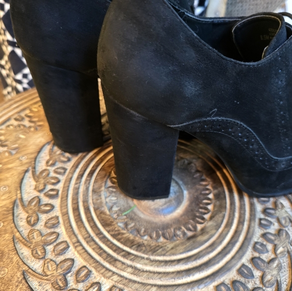 Isola Black Suede Booties, EUC (see pics for QC), Size 8.5, 4" Heel - Picture 6 of 8